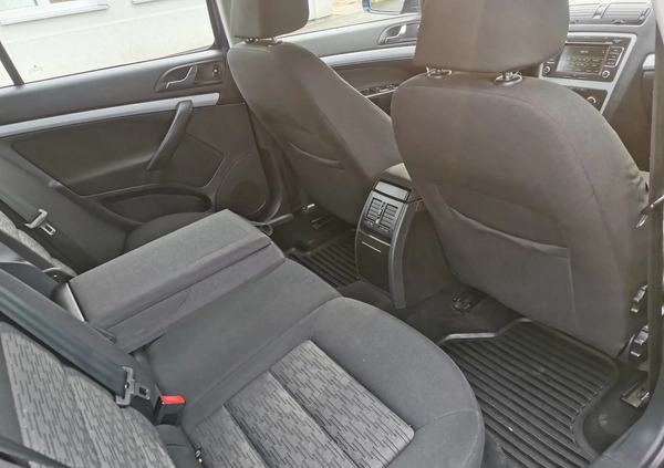 Skoda Octavia cena 17499 przebieg: 305000, rok produkcji 2010 z Złotów małe 407